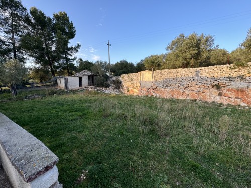 Villa Da Ristrutturare Con PdC Approvato Per Demolizione e Ricostruzione.